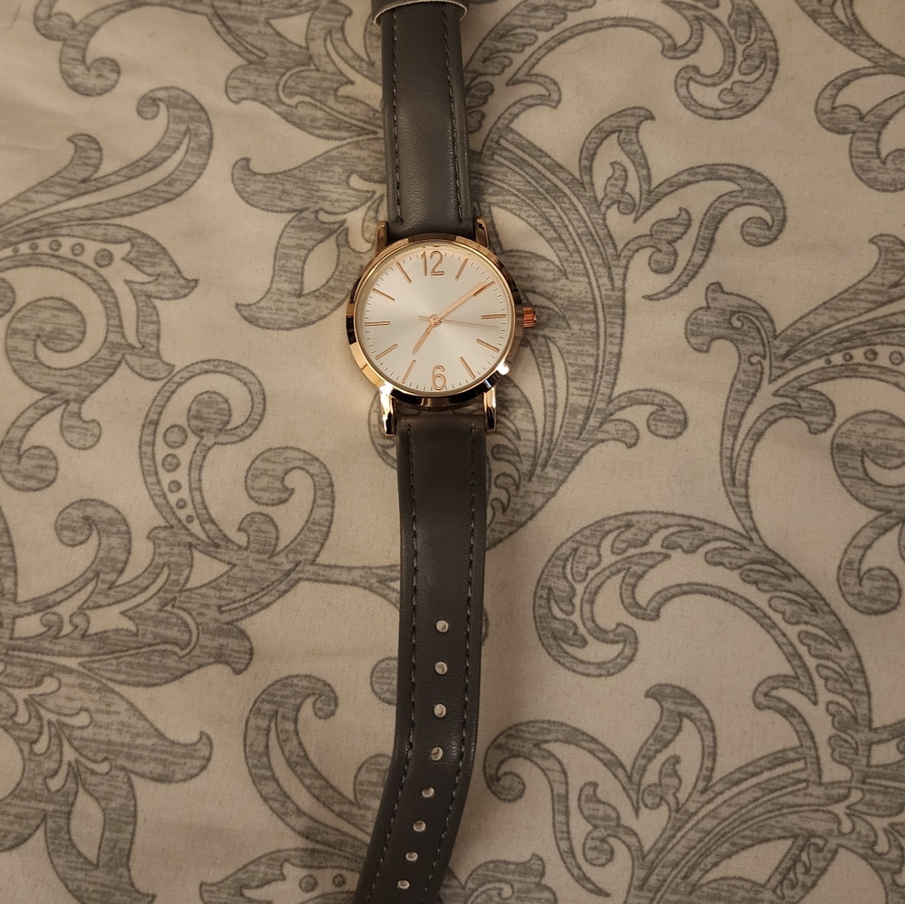 Elegant Gray Leather Watch